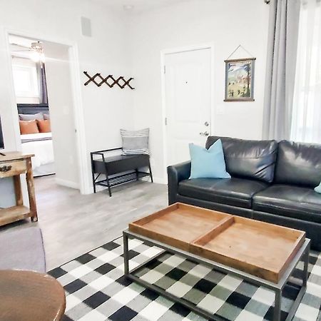 Vacation Home Minutes From Downtown, Great For Families أوغدن المظهر الخارجي الصورة