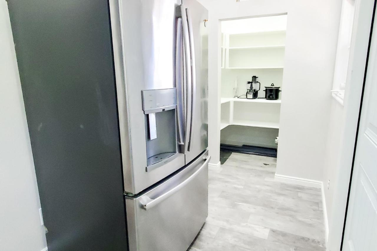 Vacation Home Minutes From Downtown, Great For Families أوغدن المظهر الخارجي الصورة
