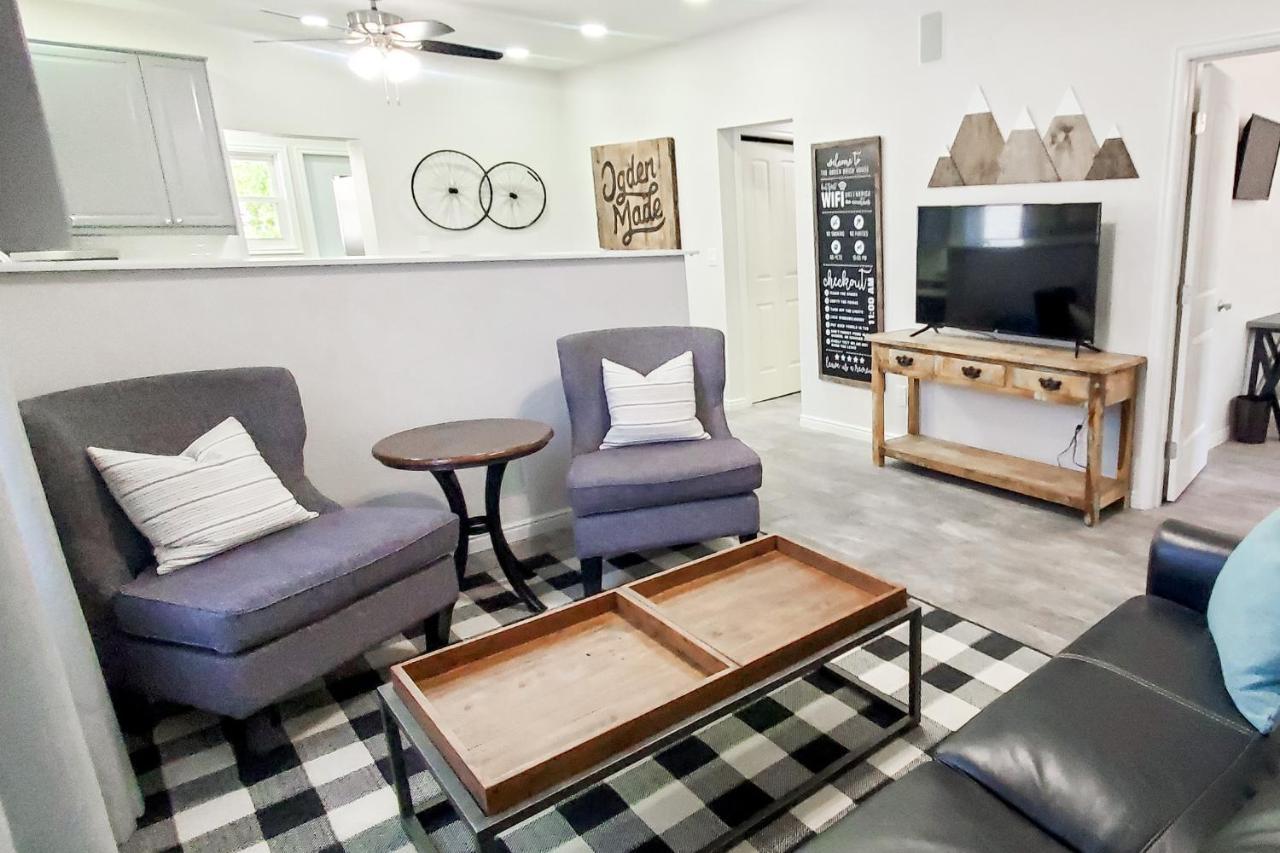 Vacation Home Minutes From Downtown, Great For Families أوغدن المظهر الخارجي الصورة